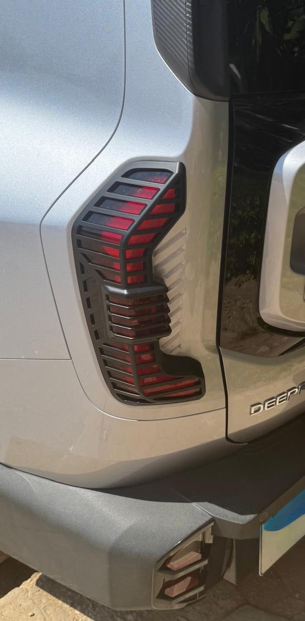 Top Tail Light Cover